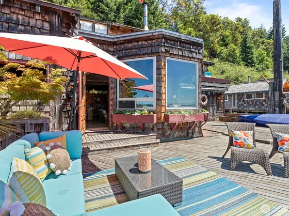 92 Salmon Beach, Tacoma, WA 98407