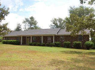 808 NE 11th St, Atkins, AR 72823