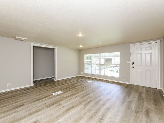 4th image of 1845 County Road 209b