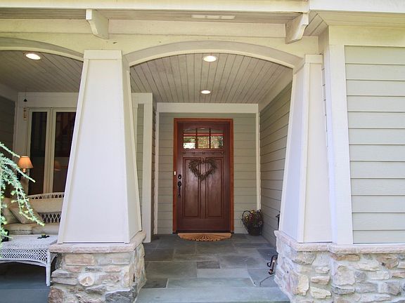2nd image of 1309 Woodland Ln