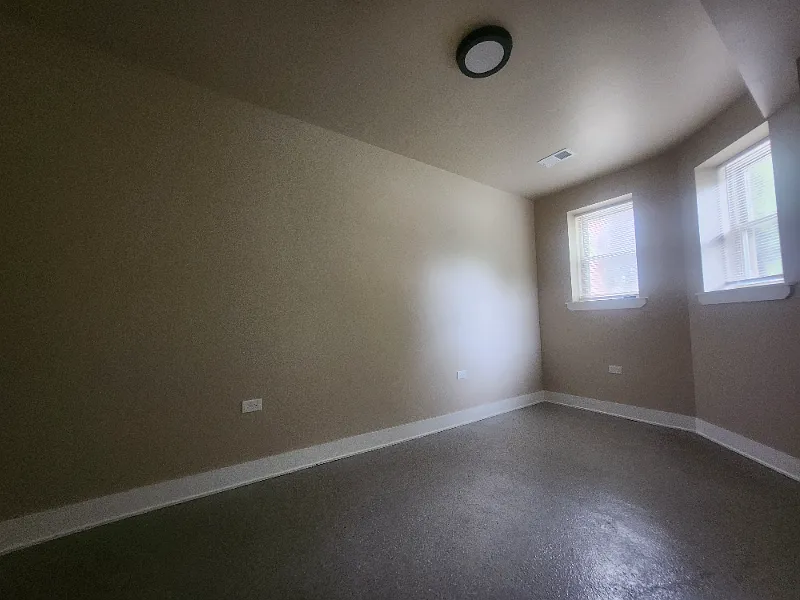 2 bed, $1,100 — Photo 3