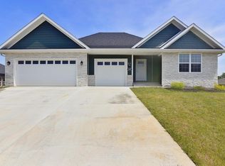 1407 E Silo Ridge Dr, Ozark, MO 65721