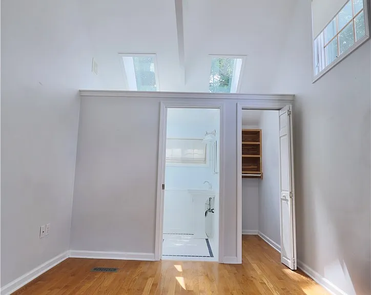 633 Crystal Dr — Photo 23