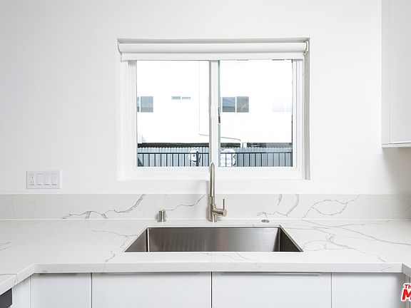 3rd image of 1261 N Laurel Ave APT 15