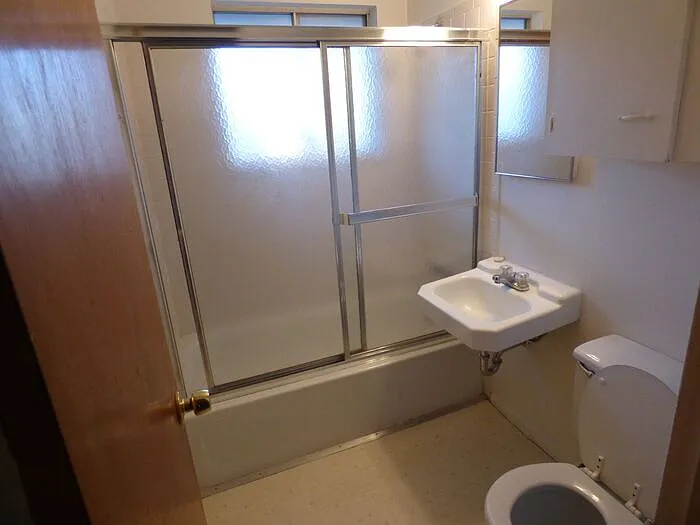 1083 Winona Dr — Photo 7