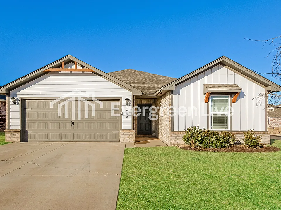 1600 Maroon Dr