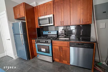 Rented by Sterea Agency