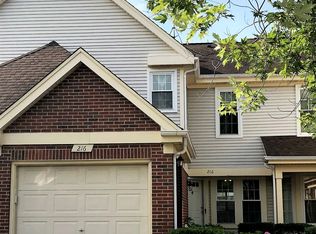 216 White Branch Ct, Buffalo Grove, IL