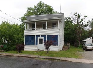 14 Cummings St, Hoosick Falls, NY 12090