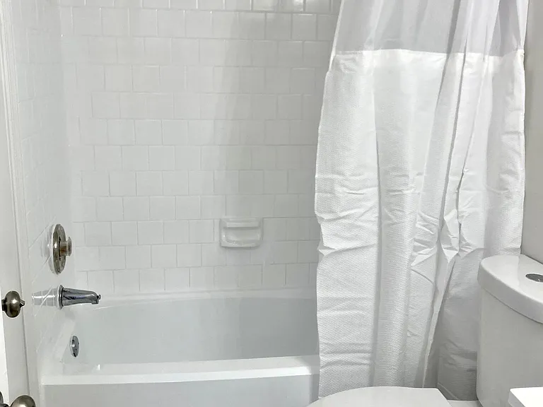 Updated full bathroom