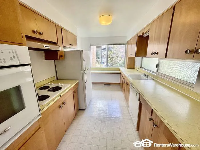 5019 44th Ave NE — Photo 4