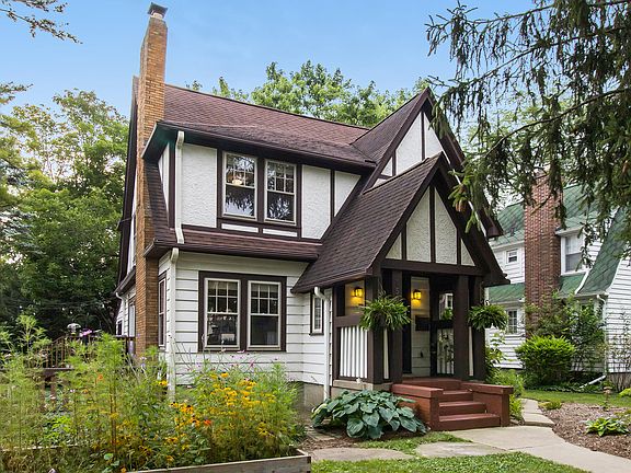 3rd image of 1503 E Park Pl