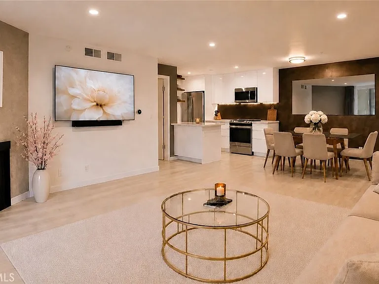 7320 Hawthorn Ave #206 — Photo 4
