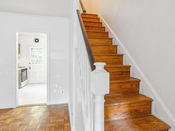 5th image of 1201 S Barton St Unit 151