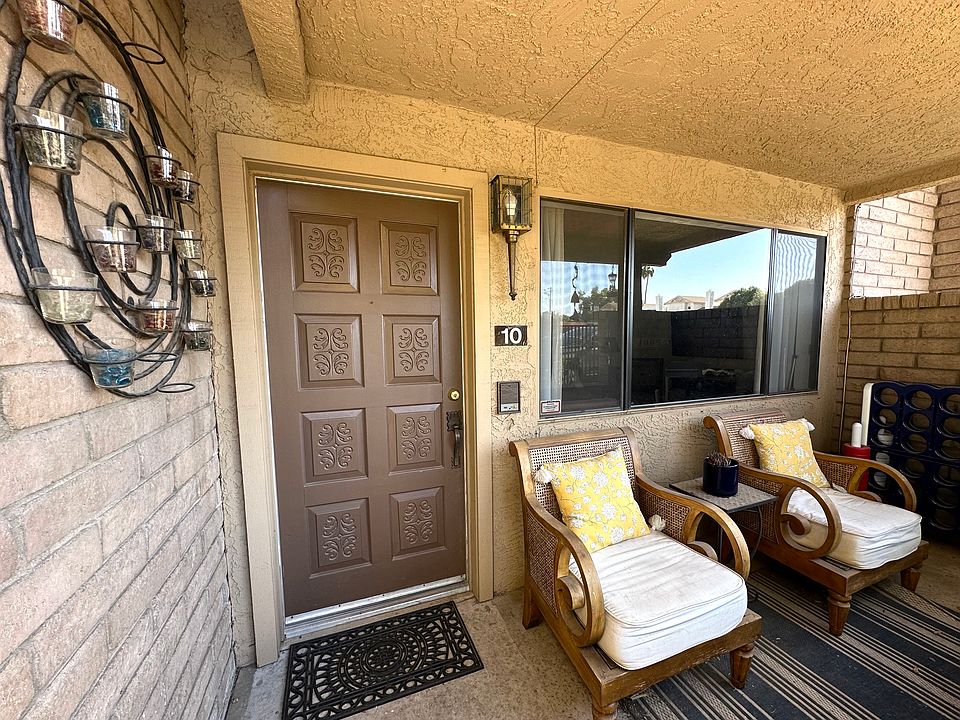 Pool side patio and entrance, Unit 10