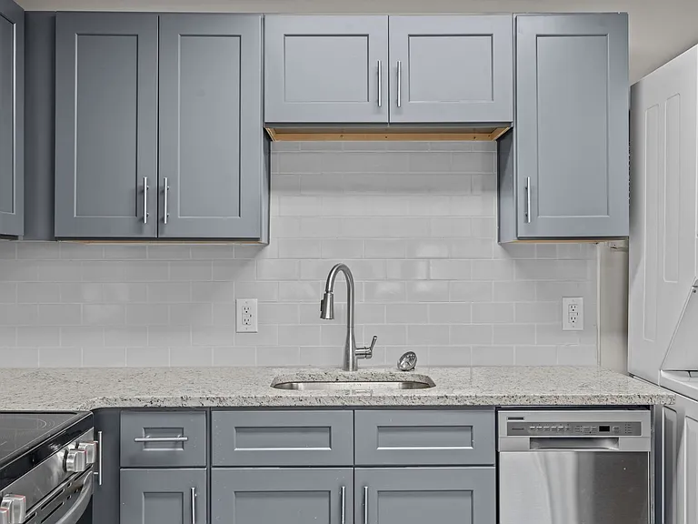 Liberty Point Apartments — Photo 43