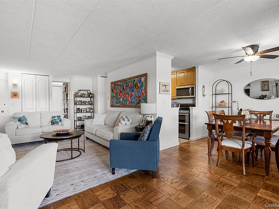 5th image of 1085 Warburton Avenue #425