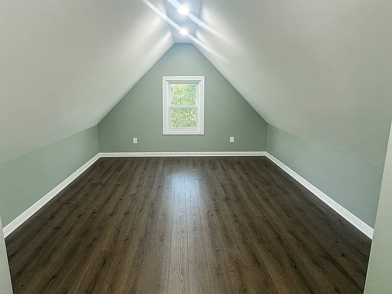 1820 Albany Ave — Photo 4