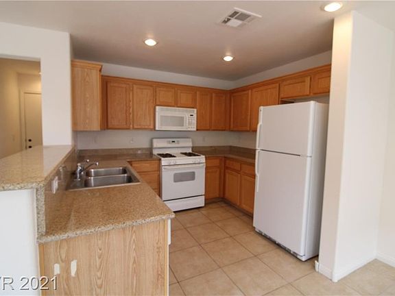 3rd image of 1136 Claire Rose Ave