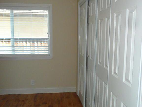 5th image of 457 Pin Oak Dr