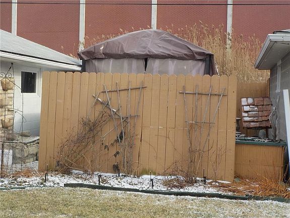 3rd image of 29116 Homewood Dr
