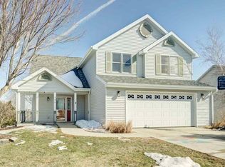 446 Oakwood Dr, Oregon, WI 53575
