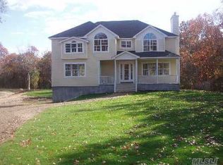 125 Crystal Brook Hollow Rd, Mount Sinai, NY 11766
