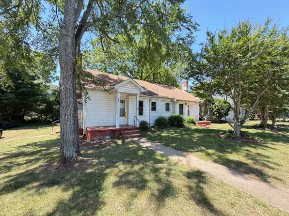 543 Hyde Park Dr NE, Concord, NC 28025