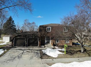 1175 Maricopa Dr, Oshkosh, WI 54904