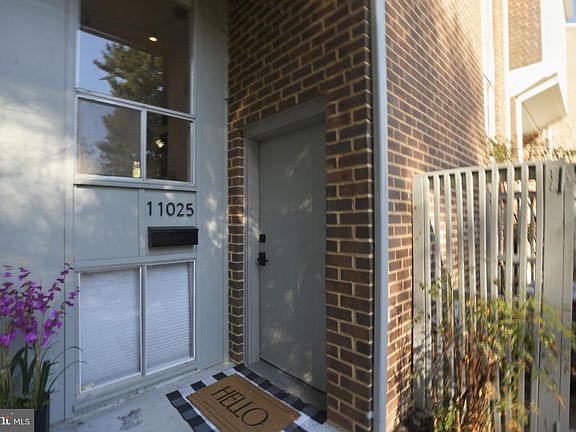 3rd image of 11025 Saffold Way