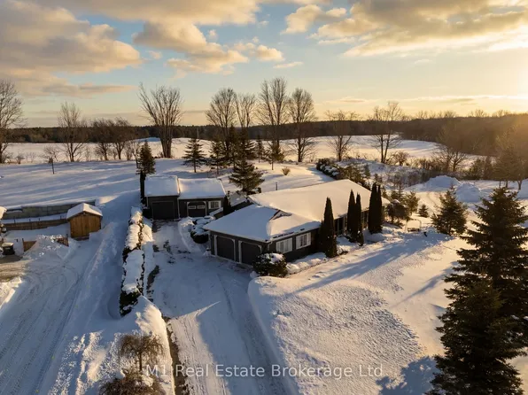 2 Joanne Cres, Minto, ON N0G 2L0