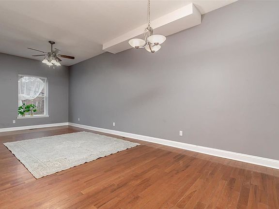 5th image of 2217 McNair Ave