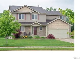 6656 Wedgewood Ct, Waterford, MI 48327
