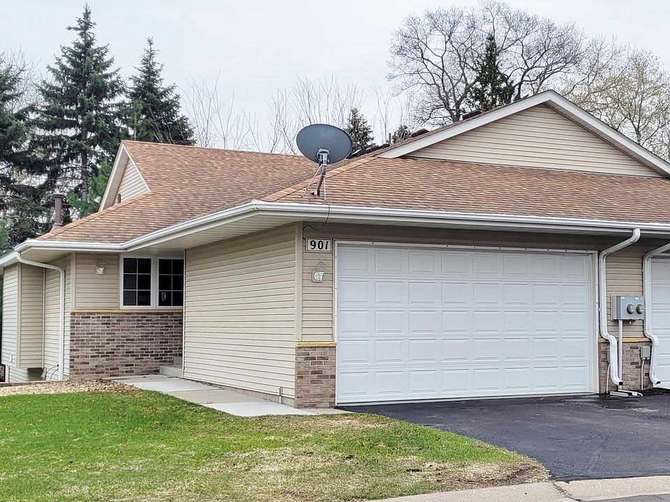 1st image of 901 White Oak Ct