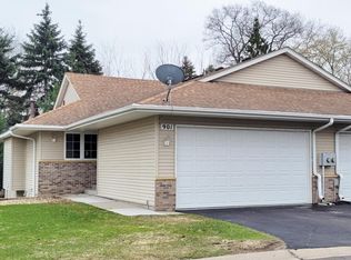 901 White Oak Ct, New Brighton, MN 55112