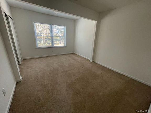 5th image of 52 Hillside Ave