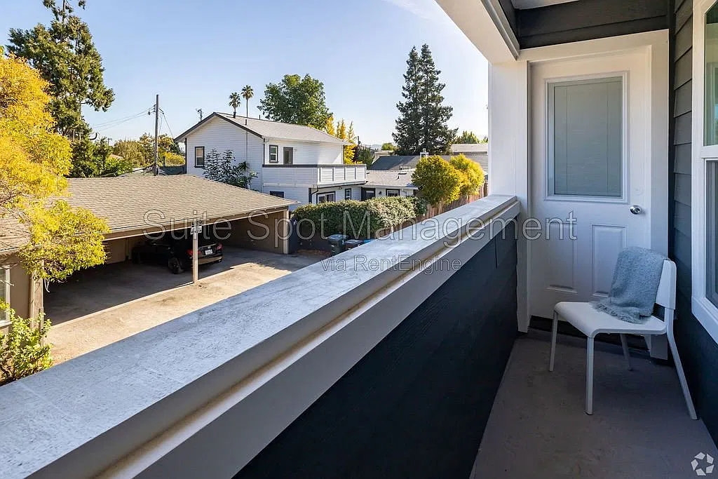 Studio, $1,600 — Photo 4
