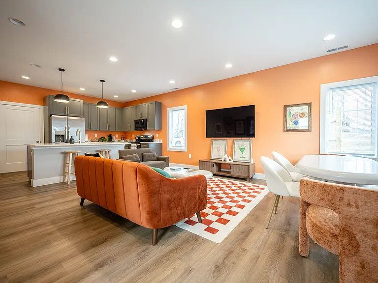 601 E Miller Dr — Photo 40
