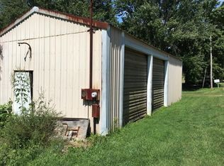 1011 N 3rd St, Winslow, IN 47598