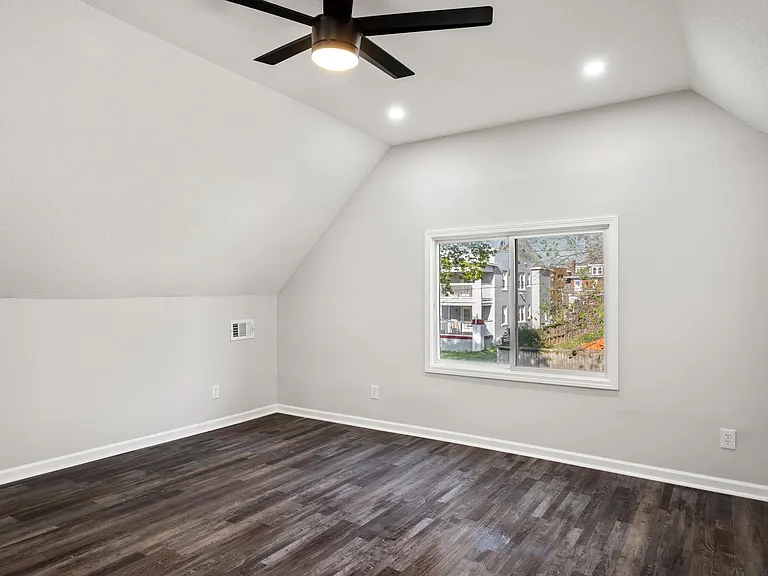 2754 Holmes St — Photo 29
