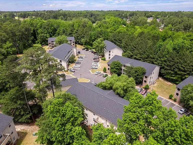 Meadowbrook Luxury Apartments — Photo 10
