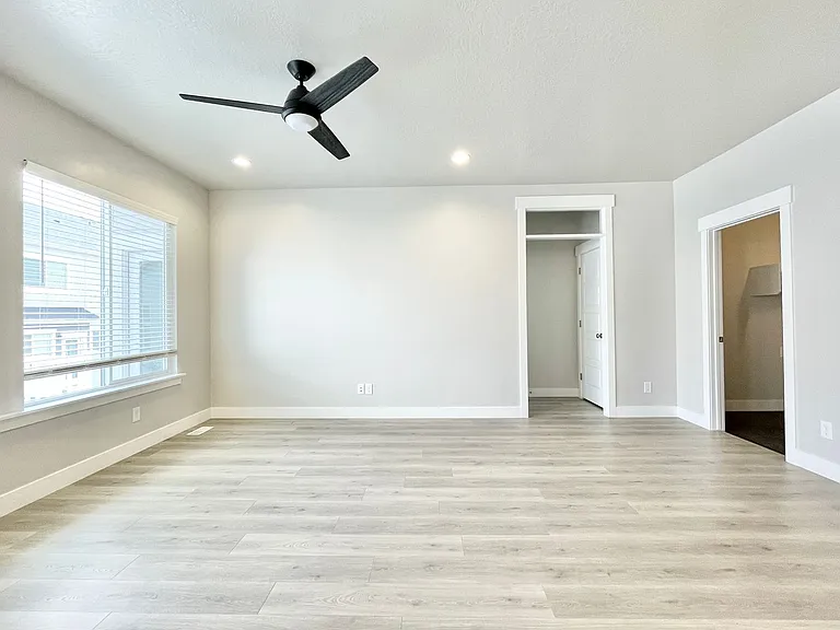 1572 N 3950 W — Photo 6