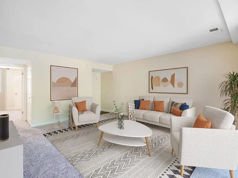 Quail Hollow Apartment Homes — Photo 7