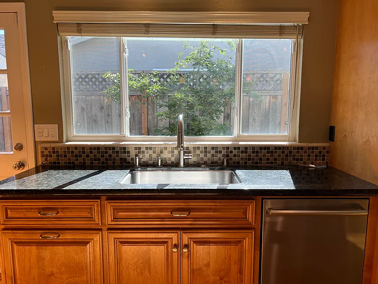 1305 Avalon Dr — Photo 9