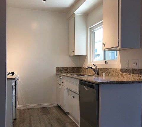 4th image of 1914 Vanderbilt Ln APT G