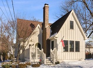 314 W Lincoln Ave, Barrington, IL 60010