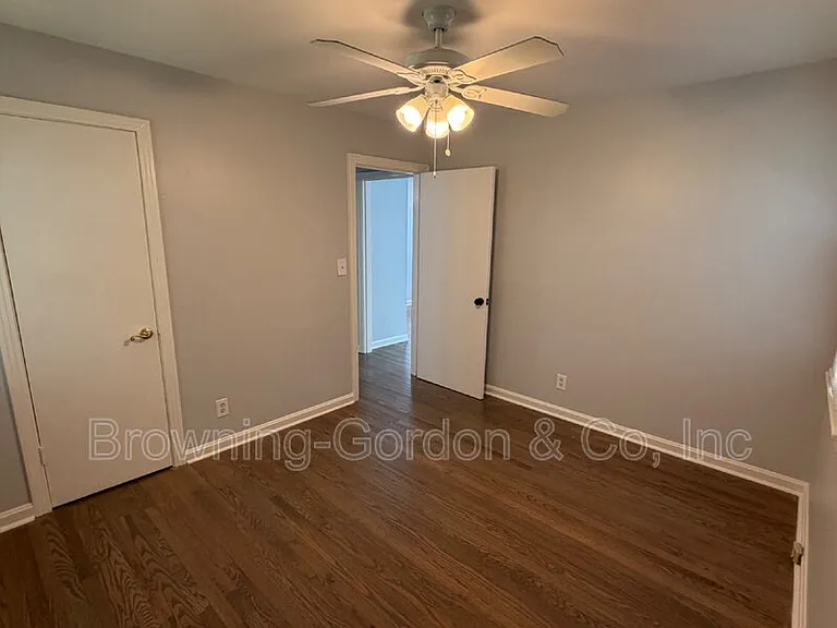 538 Fairlane Dr — Photo 15