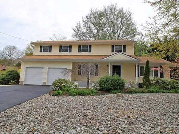 45 Brook Dr, Milltown, NJ 08850