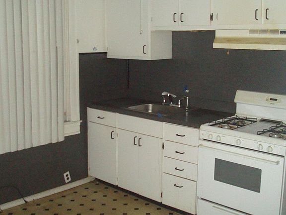 2nd image of 3127 Ravenwood Ave
