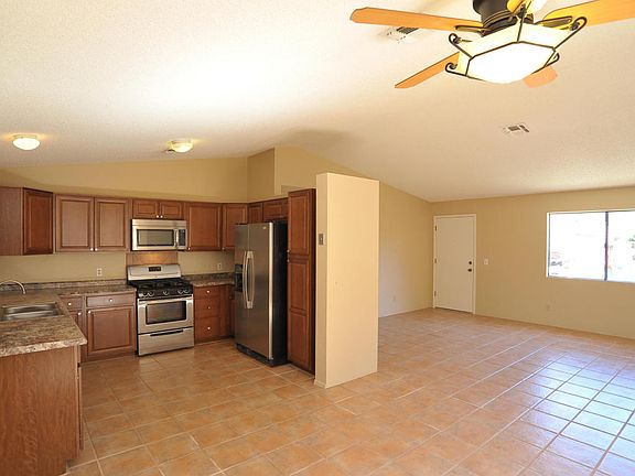 5th image of 6012 S Birchwood Dr